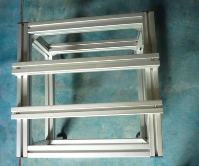 鋁及鋁合金設(shè)備支架與5050工業(yè)鋁型材車間工作臺(tái) 上海悅昕鋁制品業(yè)務(wù)部的專業(yè)制造